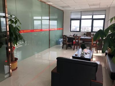 防城港金灝貿易入駐口岸聯檢大樓 五金交電領域再啟新程